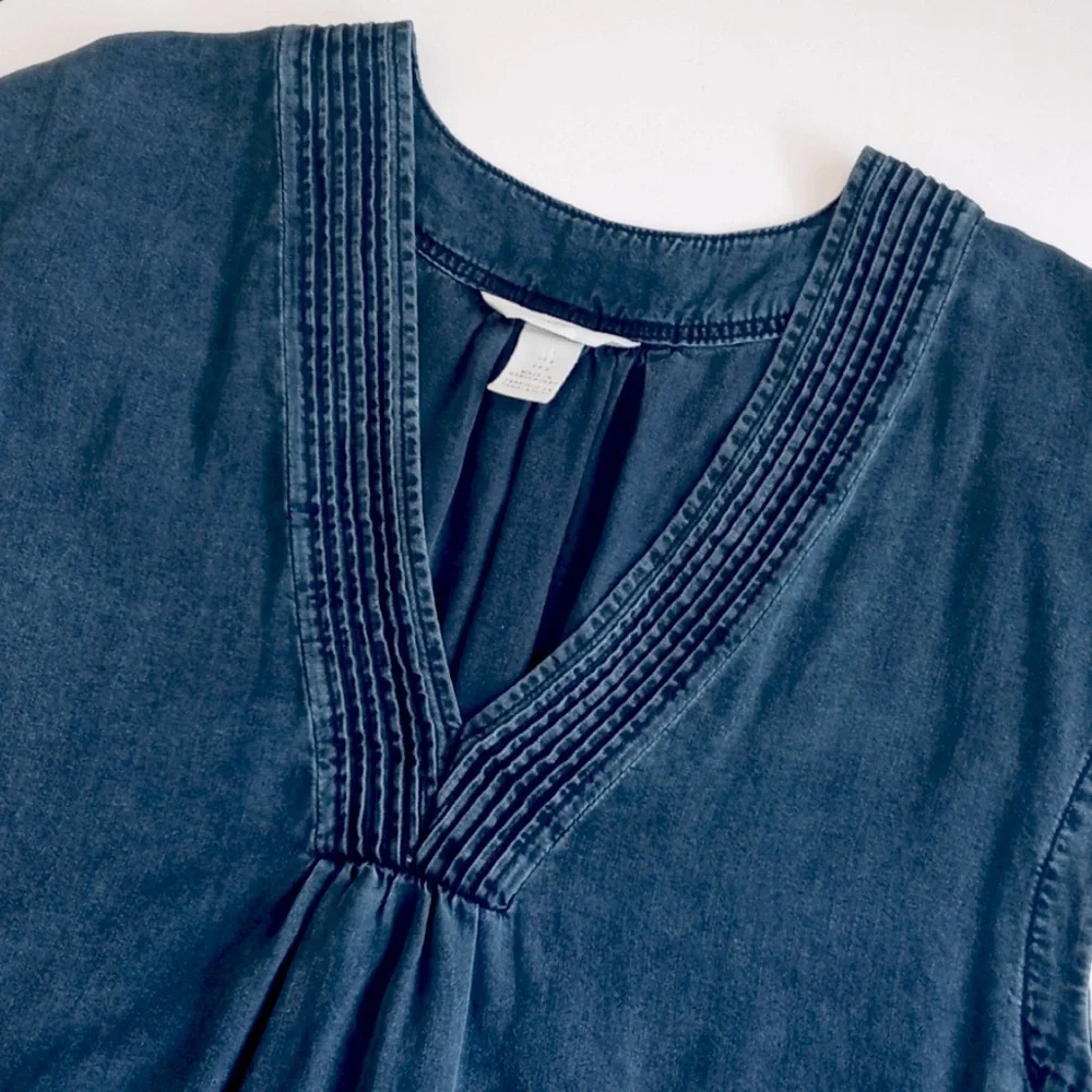 H&M Women’s Aged Deep Sea Blue "Cap Style" V-Neck Lyocell Blouse Size 6 - Picture 2 of 11